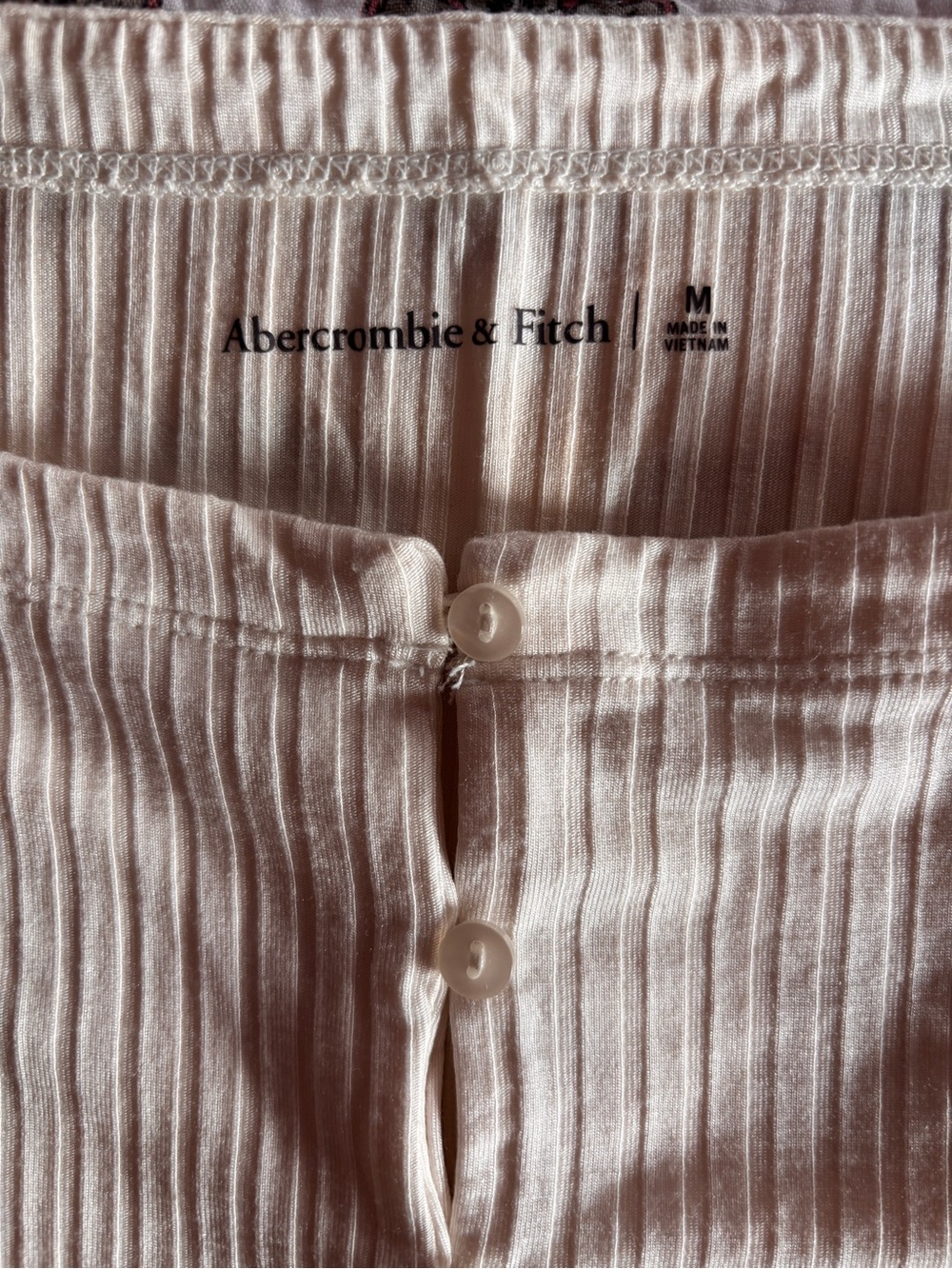 Abercrombie & Fitch Ribbed Button-Front Tank - Picture 4 of 4